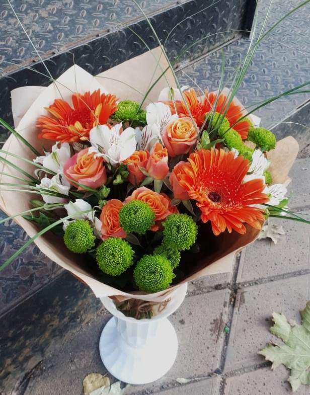 Букет цветов из: Герберы, Хризантемы, Альстромерии и Розы в Первомайском Карачаево-Черкесской республики