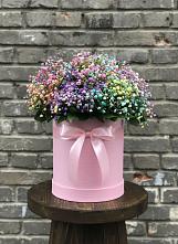 Цветочная композиция из Гипсофила и Розы в шляпной коробке в Первомайском Карачаево-Черкесской республики