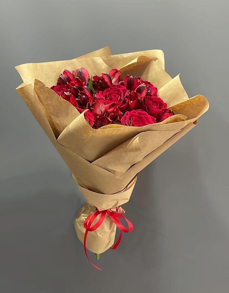 Букет цветов из: Альстромерии и Розы в Первомайском Карачаево-Черкесской республики