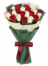 Букет Микс из красных и белых роз в Первомайском Карачаево-Черкесской республики