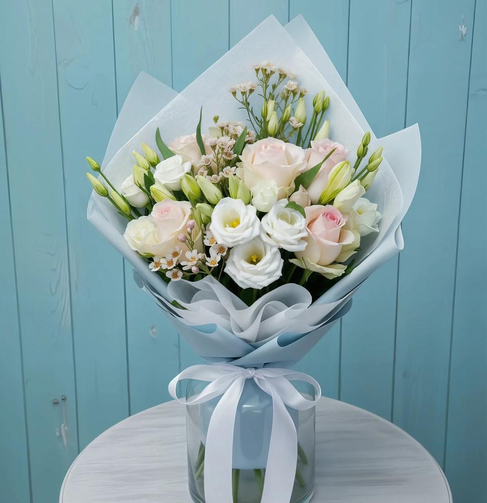 Букет цветов из: Розы и Лизиантусы в Первомайском Карачаево-Черкесской республики