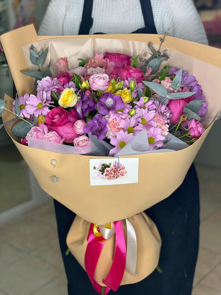 Букет цветов из: Хризантемы, Гвоздики и Альстромерии в Первомайском Карачаево-Черкесской республики