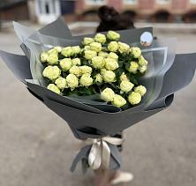 Букет Белые кустовые розы Солинеро в Первомайском Карачаево-Черкесской республики