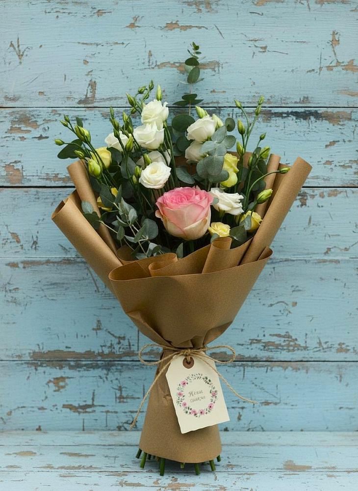 Букет цветов из: Розы и Лизиантусы в Первомайском Карачаево-Черкесской республики