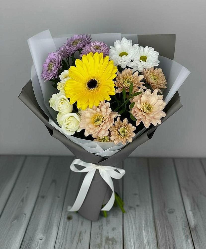 Букет цветов из: Розы, Герберы и Хризантемы в Первомайском Карачаево-Черкесской республики