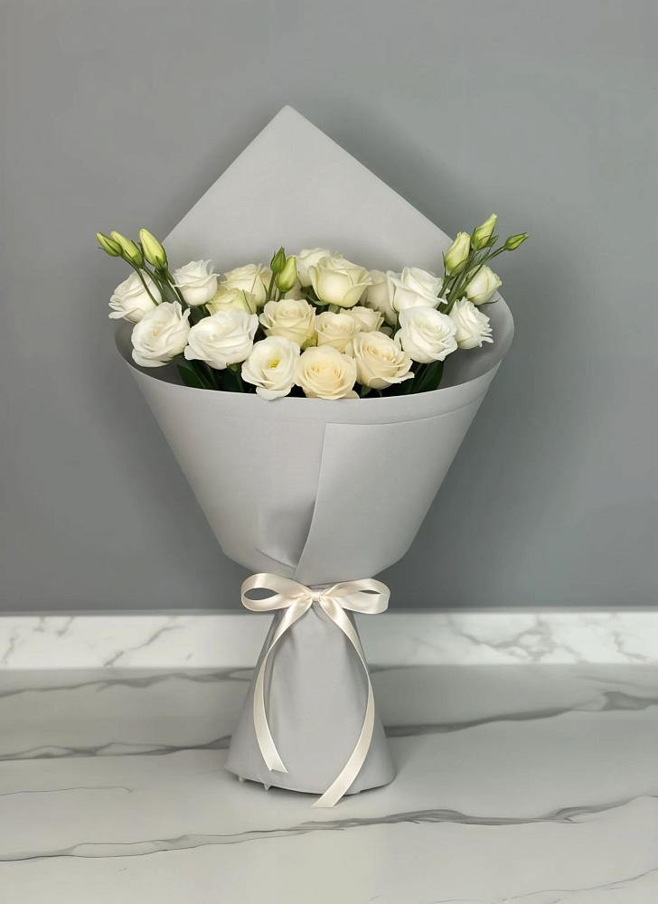 Букет цветов из: Розы и Лизиантусы в Первомайском Карачаево-Черкесской республики