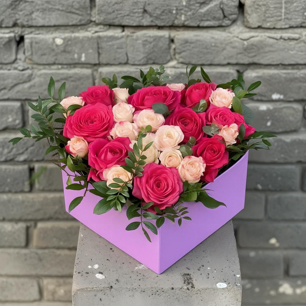 Цветочная композиция из Розы в коробке в Первомайском Карачаево-Черкесской республики