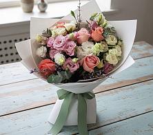 Букет цветов из:  Розы, Лизиантусы и Гвоздики в Первомайском Карачаево-Черкесской республики