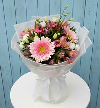 Букет цветов из:  Герберы, Альстромерии и Лизиантусы в Первомайском Карачаево-Черкесской республики