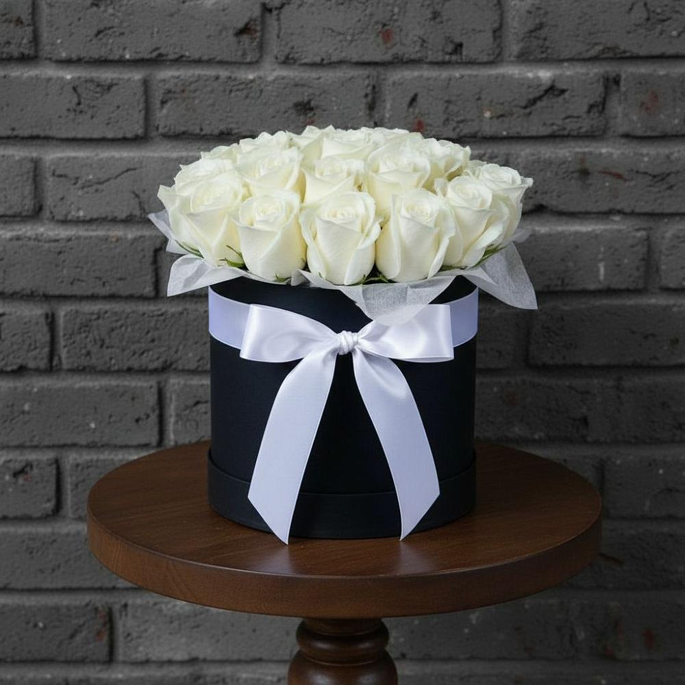 Цветочная композиция из Розы в шляпной коробке в Первомайском Карачаево-Черкесской республики