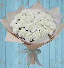 Букет цветов из:  Гвоздики в Первомайском Карачаево-Черкесской республики