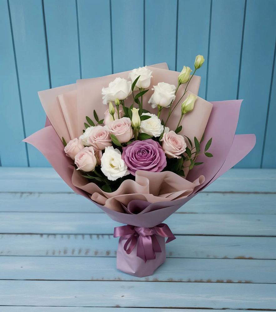 Букет цветов из: Розы и Лизиантусы в Первомайском Карачаево-Черкесской республики